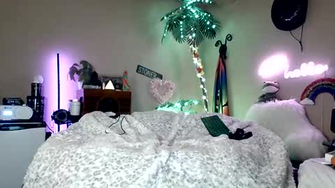 Snapshot of sweetcarimilla83 chatting on January 18, 1:09 am Jillian online show from January 18, 1:09 am