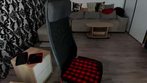 Charlotte online show from October 23, 6:39 pm