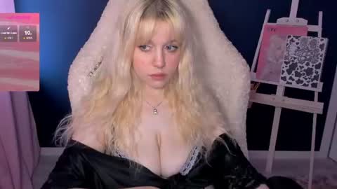 Snapshot of sweetcheecksmolly chatting on June 16, 4:09 pm Lisa online show from June 16, 4:09 pm