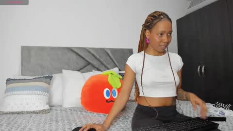 Snapshot of sweetcocoaa chatting on October 29, 7:48 pm Tell me Salome online show from October 29, 7:48 pm