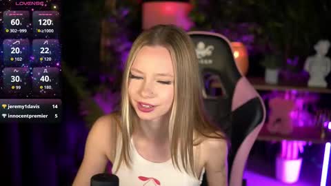 Snapshot of sweetdaisy_me chatting on February 28, 8:04 am Lina online show from February 28, 8:04 am