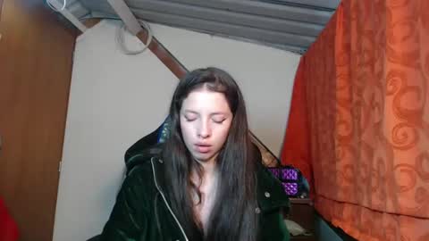 sweetdam12 online show from December 31, 10:45 pm