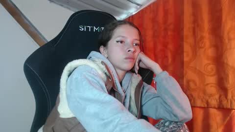 sweetdam12 online show from February 19, 7:48 pm