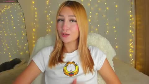Snapshot of sweetdestiny_ chatting on May 25, 5:13 am natalia online show from May 25, 5:13 am