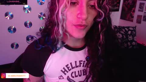 Abril online show from November 12, 5:02 pm