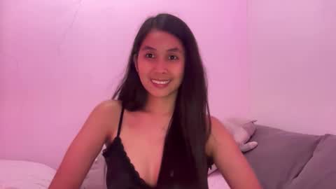 Snapshot of sweetdoll_angela chatting on October 13, 1:38 am sweetdoll_angela online show from October 13, 1:38 am