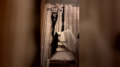 sweetea223 online show from March 17, 9:34 am