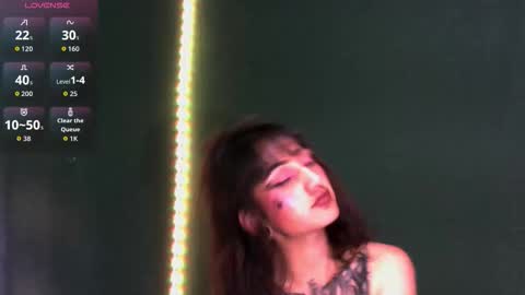Snapshot of sweetentacion chatting on October 14, 10:43 pm carolayn online show from October 14, 10:43 pm