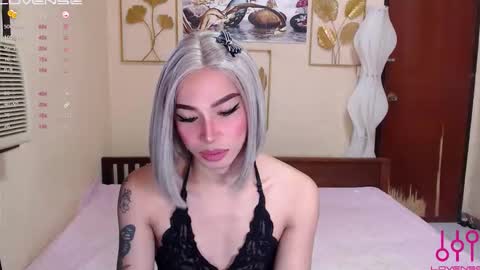 sweetkatniss online show from September 27, 4:28 am