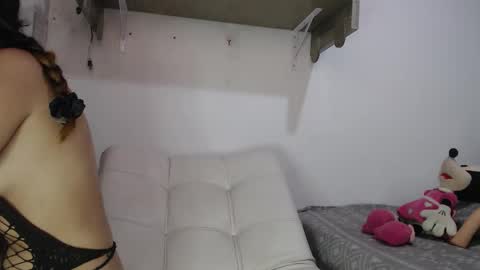 sweetevil19 online show from February 1, 2:32 am