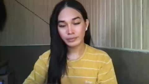 sweetgirl_rhainexxx online show from April 24, 2:36 am