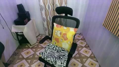 IM YOUR GRACE online show from December 11, 9:55 pm