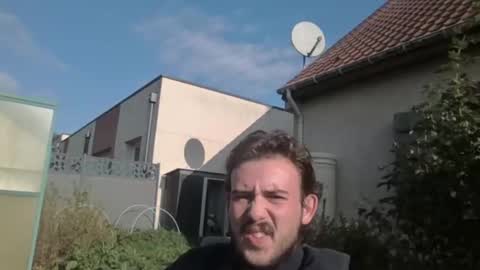 Snapshot of sweetguyss12 chatting on September 29, 8:52 am sweetguyss12 online show from September 29, 8:52 am