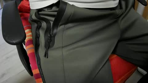 Snapshot of sweethard77 chatting on January 16, 12:53 pm sweethard77 online show from January 16, 12:53 pm