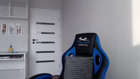 Snapshot of sweetheart_77 chatting on January 16, 8:40 am Emma online show from January 16, 8:40 am