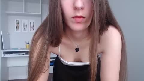 Snapshot of sweetheart_77 chatting on February 8, 10:18 am Emma online show from February 8, 10:18 am