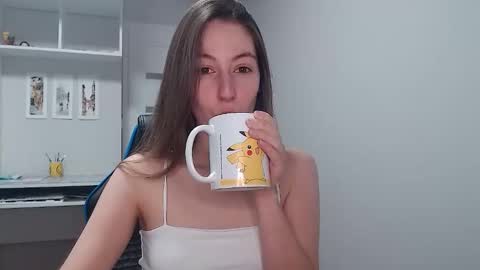 Snapshot of sweetheart_77 chatting on February 27, 6:19 pm Emma online show from February 27, 6:19 pm