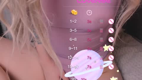 Snapshot of sweetheart_flower chatting on December 15, 8:58 pm Kira online show from December 15, 8:58 pm