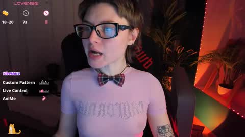 Snapshot of sweetheart_flower chatting on February 16, 2:09 am Kira online show from February 16, 2:09 am