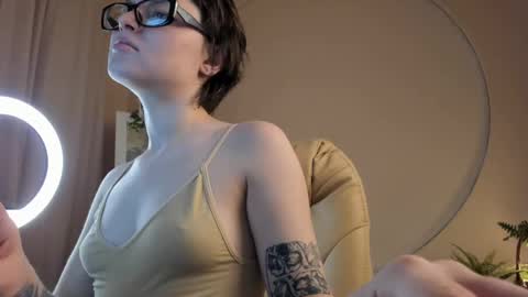 Snapshot of sweetheart_flower chatting on February 21, 6:48 pm Kira online show from February 21, 6:48 pm