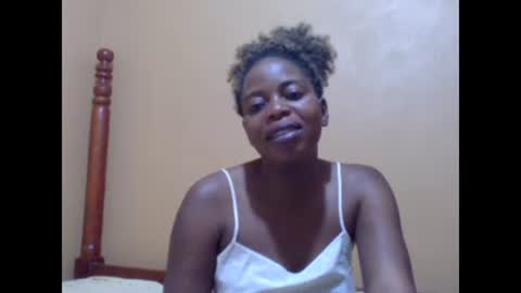 Snapshot of sweetib1 chatting on February 24, 5:00 am sweetib1 online show from February 24, 5:00 am