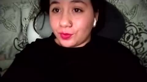 Snapshot of sweetie__annie chatting on February 23, 4:28 am Ana Mara i cant Make noise My family is here online show from February 23, 4:28 am