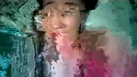 Snapshot of sweetie__annie chatting on February 26, 2:48 am Ana Mara i cant Make noise My family is here online show from February 26, 2:48 am