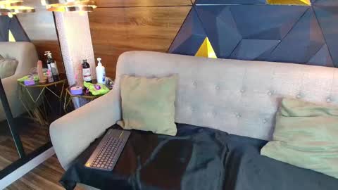 violeta online show from November 8, 11:10 am