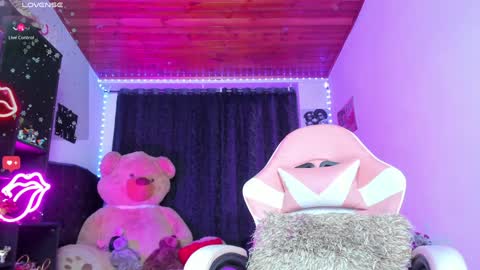   online show from February 7, 6:35 am