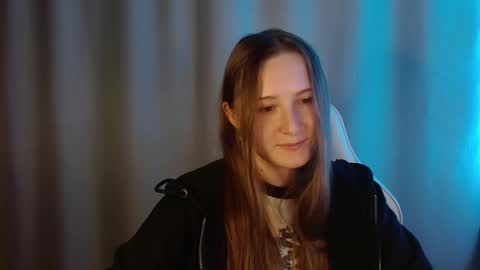 Annie online show from October 28, 8:44 pm