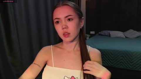 Snapshot of sweetieee_kira chatting on April 29, 3:10 am sweetieee_kira online show from April 29, 3:10 am