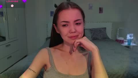 Snapshot of sweetieee_kira chatting on June 26, 3:22 am sweetieee_kira online show from June 26, 3:22 am