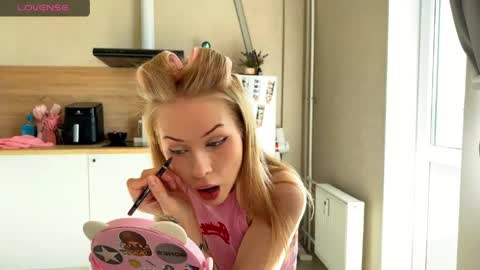 sweetie Lisa3 online show from May 20, 6:08 am