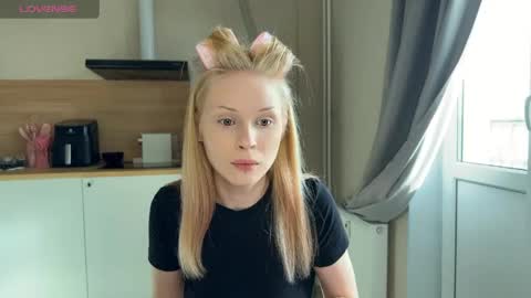 sweetie Lisa3 online show from May 26, 5:03 am