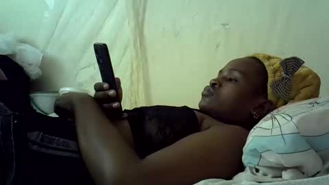 Snapshot of sweetielonglips chatting on February 20, 8:05 am sweetielonglips online show from February 20, 8:05 am