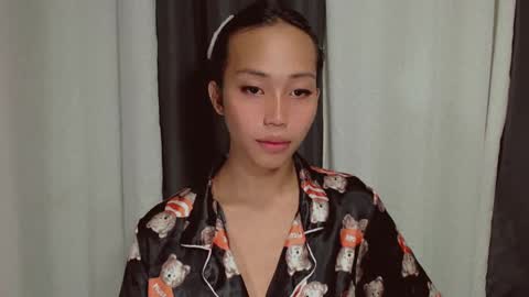 Snapshot of sweetiie_caren chatting on January 13, 1:13 am CAREN online show from January 13, 1:13 am