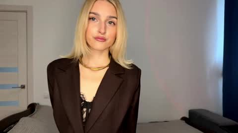 sweetilun online show from April 3, 10:46 am