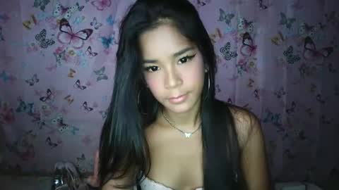 Snapshot of sweetjoy18 chatting on December 13, 10:26 pm sweetjoy18 online show from December 13, 10:26 pm