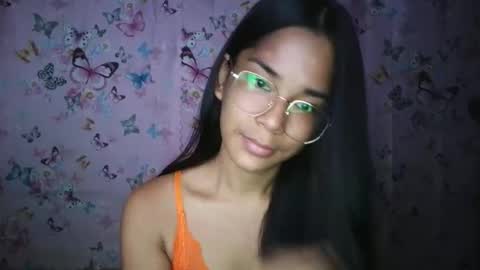 Snapshot of sweetjoy18 chatting on January 7, 12:35 am sweetjoy18 online show from January 7, 12:35 am