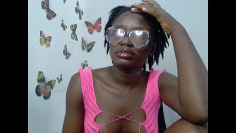 Snapshot of sweetjuicyclit chatting on July 6, 12:46 pm zuri online show from July 6, 12:46 pm