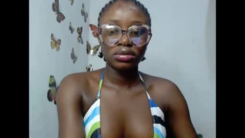 Snapshot of sweetjuicyclit chatting on July 12, 11:07 pm zuri online show from July 12, 11:07 pm