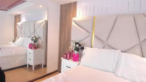 Snapshot of sweetkata_ chatting on February 18, 7:32 pm kata online show from February 18, 7:32 pm