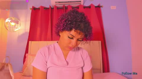 Isabel online show from May 28, 12:35 pm