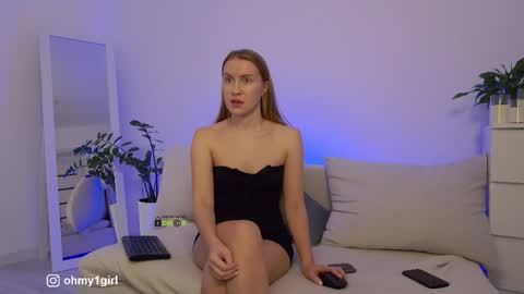 SweetKira1 online show from November 21, 12:37 pm