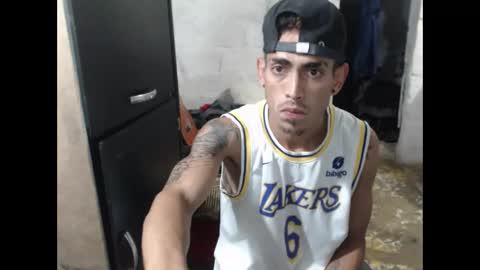 Snapshot of sweetlatinakim chatting on June 3, 3:09 am Camilo online show from June 3, 3:09 am