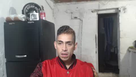 Snapshot of sweetlatinakim chatting on June 10, 10:14 am Camilo online show from June 10, 10:14 am