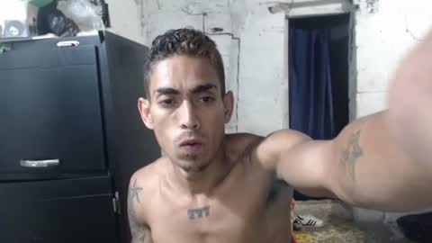 Snapshot of sweetlatinakim chatting on June 22, 8:00 am Camilo online show from June 22, 8:00 am