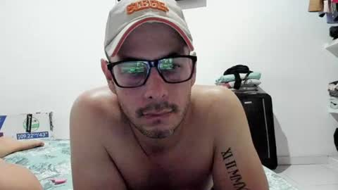 sweetlatino03 online show from July 11, 3:42 am