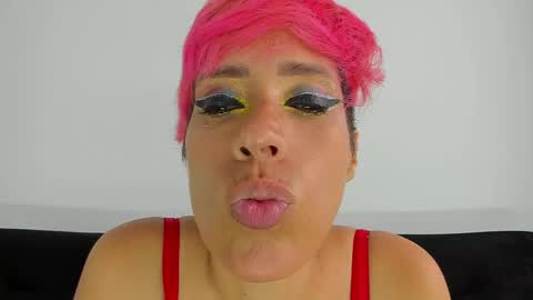 Azulandvioleta online show from May 31, 1:07 pm