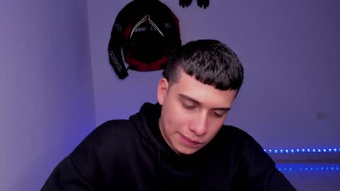 Snapshot of sweetlian_04 chatting on January 4, 11:17 pm Lian online show from January 4, 11:17 pm